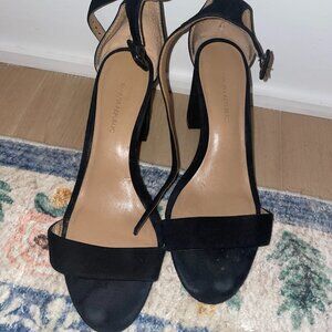 Well Worn Black Velvet Bare High Block-Heel Sandals – Banana Republic